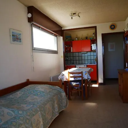 Apartment Quiberon : Studio 4 Pers, Balcon, Animaux Admis, Parking - Fr-1-478-145